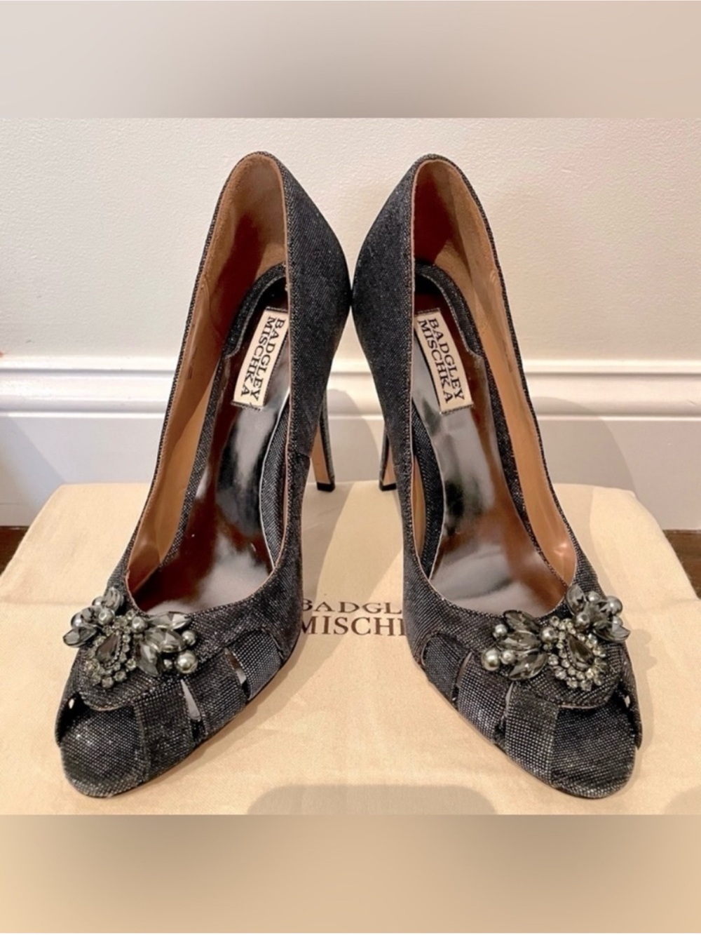 New BADGLEY MISHKA Embellished Shimmer Peep-Toe Pumps
